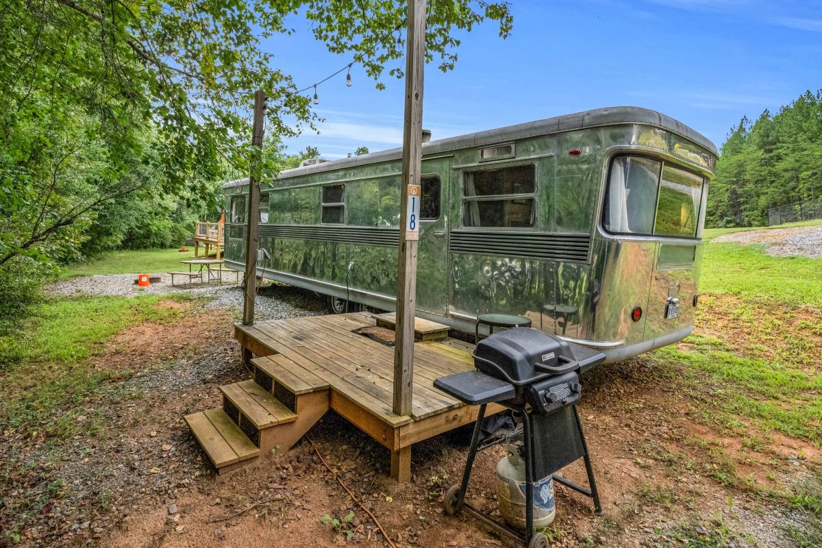 Vintage Camper Margie Spartanette Lodging Unit Emberglow Outdoor Resort Lake Lure NC