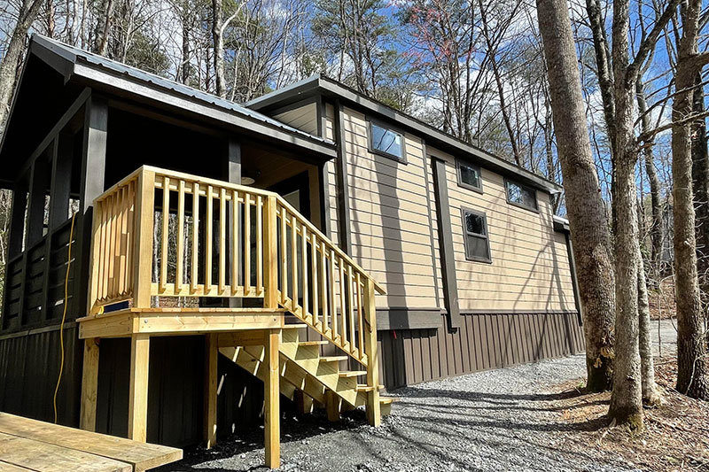 Hickory-Hideaway-Tiny-House-rental-Emberglow-Outdoor-Resort-NC Mountains